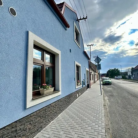 New Near To Elbe Bicycle Path Apartmán *